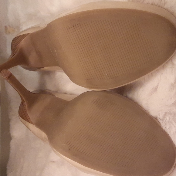 BWWOT* (w/FREE Belt in Nude) Madeline Nude Platform Pumps. Sz 9. Velcro Closure - Picture 7 of 16